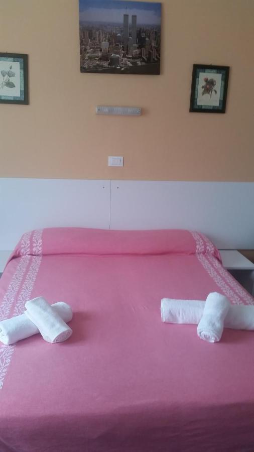 Hotel Manolita Rimini Kültér fotó