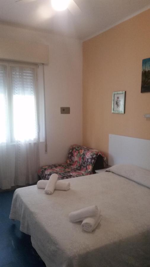 Hotel Manolita Rimini Kültér fotó