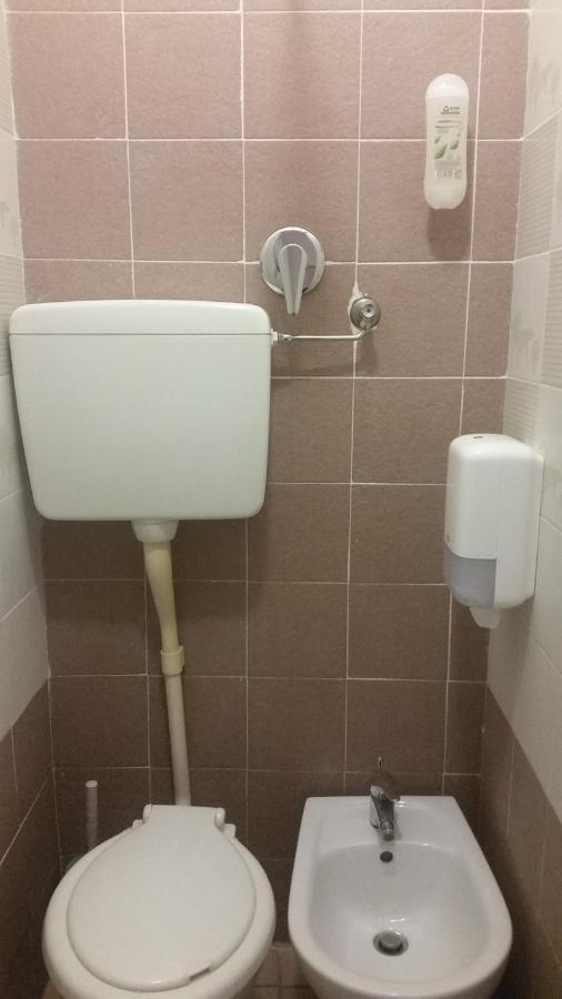 Hotel Manolita Rimini Kültér fotó