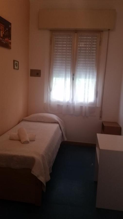 Hotel Manolita Rimini Kültér fotó