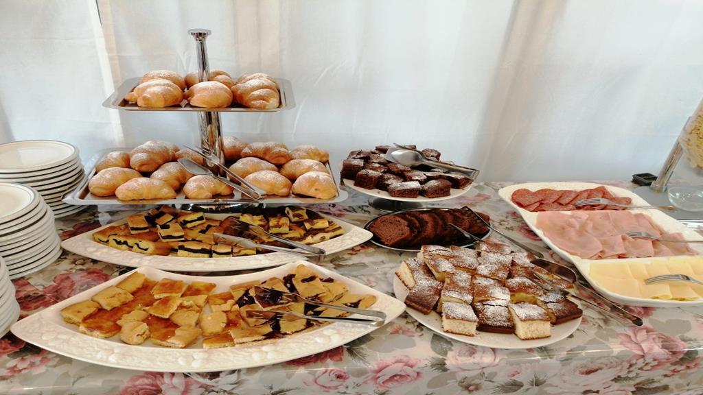 Hotel Manolita Rimini Kültér fotó