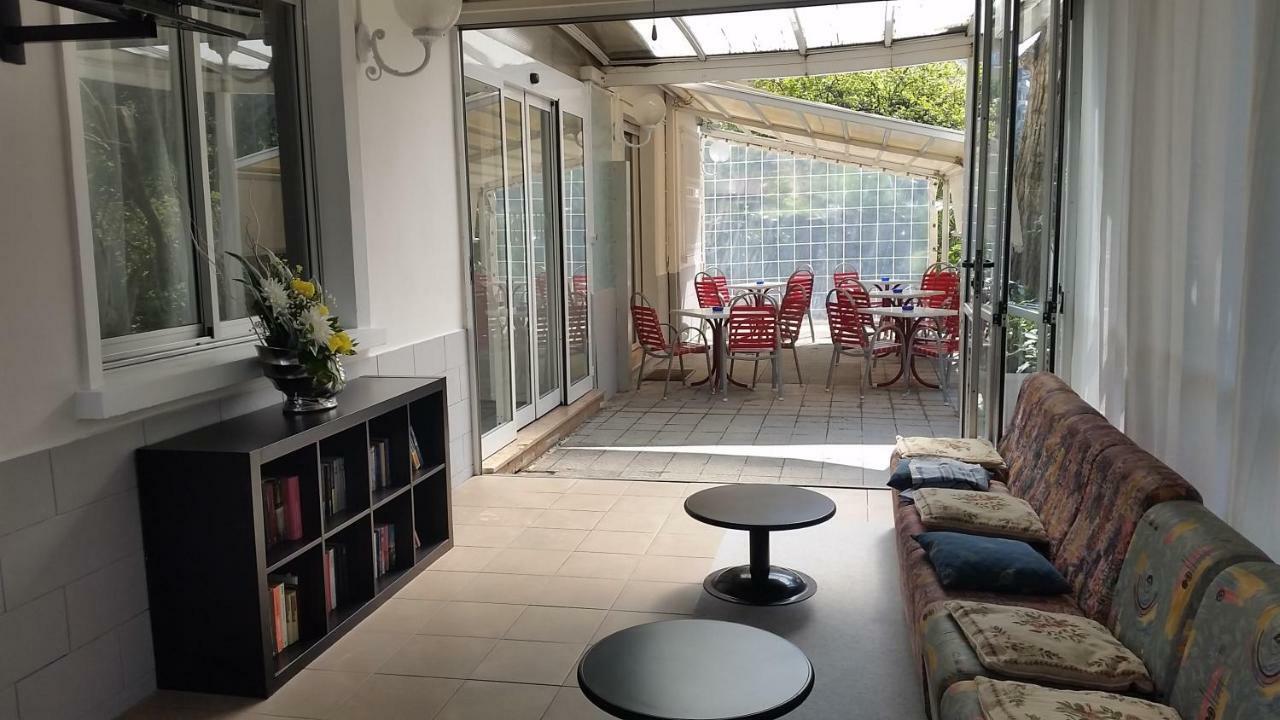 Hotel Manolita Rimini Kültér fotó