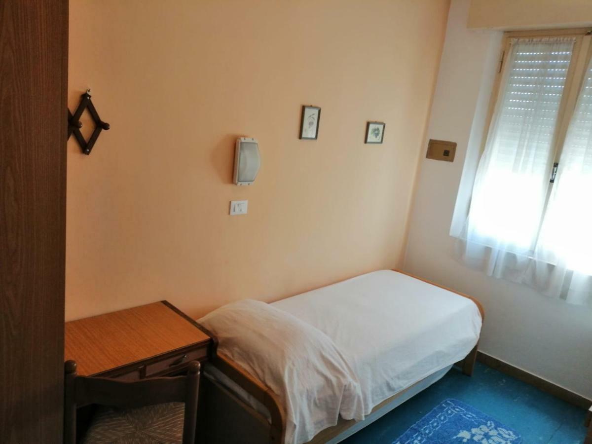 Hotel Manolita Rimini Kültér fotó